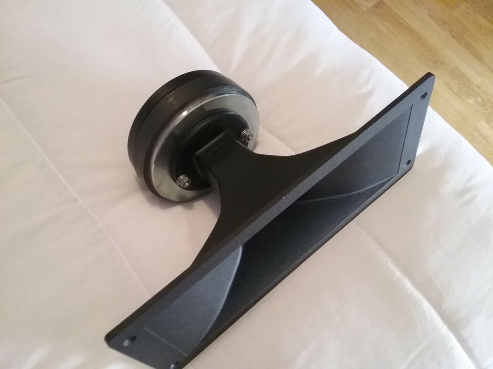 B&C DE 25 8 motor de compresión.