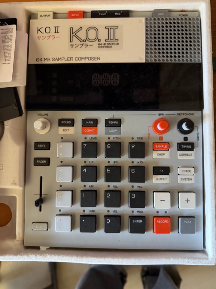 Apechusques varios (sintes, cajas ritmo, etc)