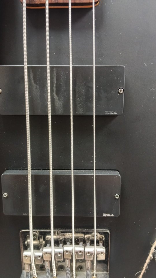 Bajo Ibanez BTB200 de segunda mano · Foto 8 de 8 · Sevilla · 300 €
