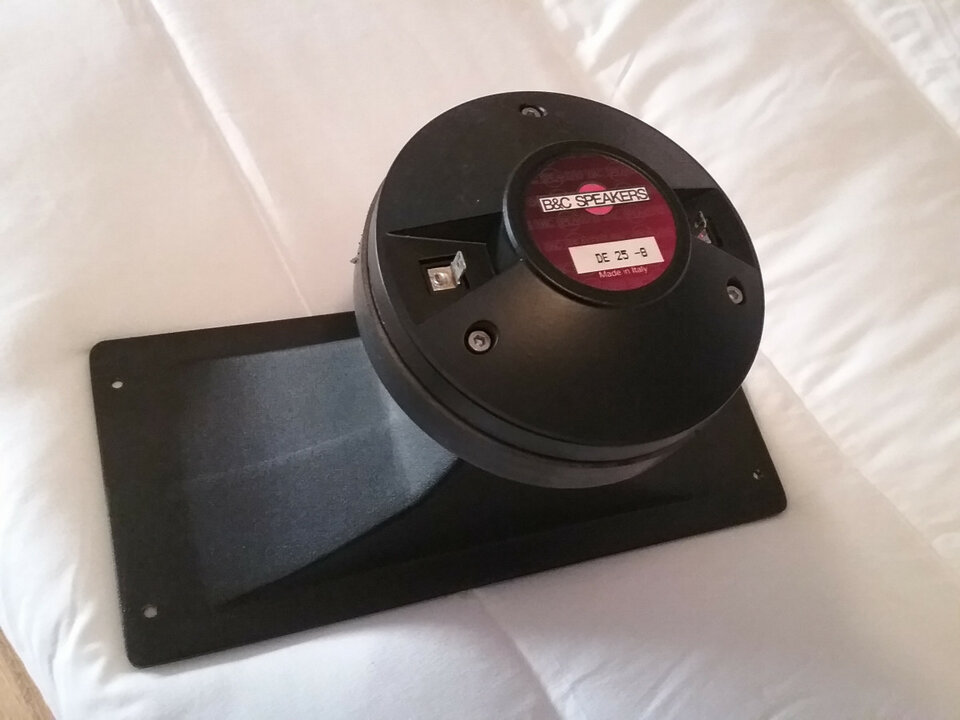 B&C DE 25 8 motor de compresión.