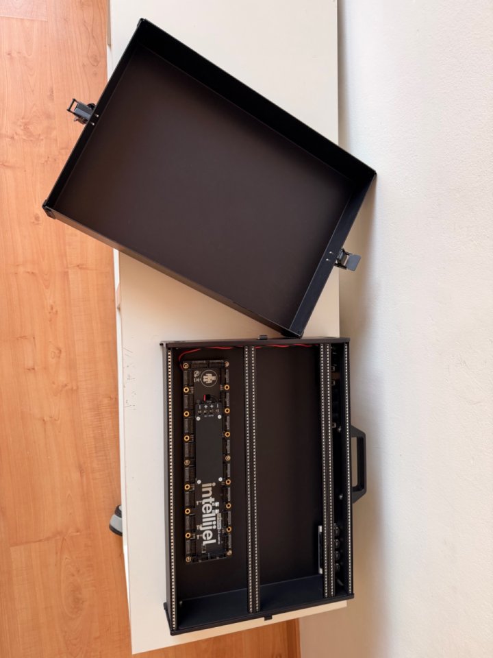 Intellijel 7U Performance Case 84HP (Black) + PSU