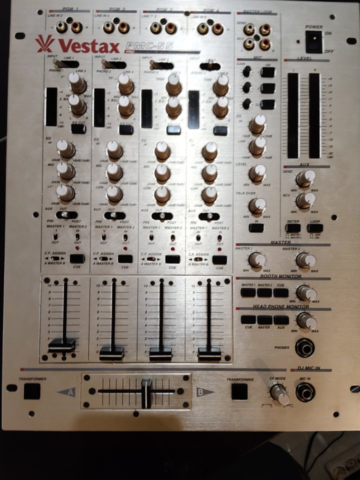 VESTAX PMC 55 de segunda mano · Foto 1 de 5 · Barcelona · 600 €