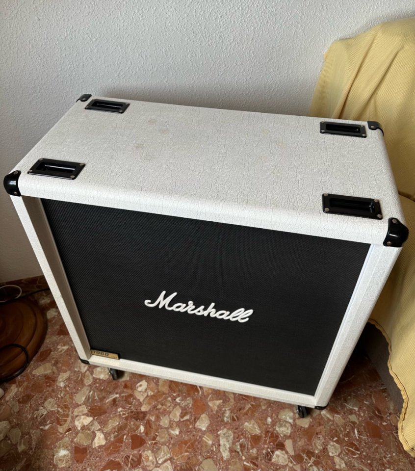 Marshall 1960B Lead Randy Rhoads White de segunda mano · Foto 2 de 5 · Almería · 1500 €