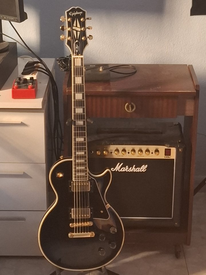 Vendo tres guitarras PRS SE CE 24, EPIPHONE LES PAUL CUSTOM EBONY Y UNA EPIPHONE 335