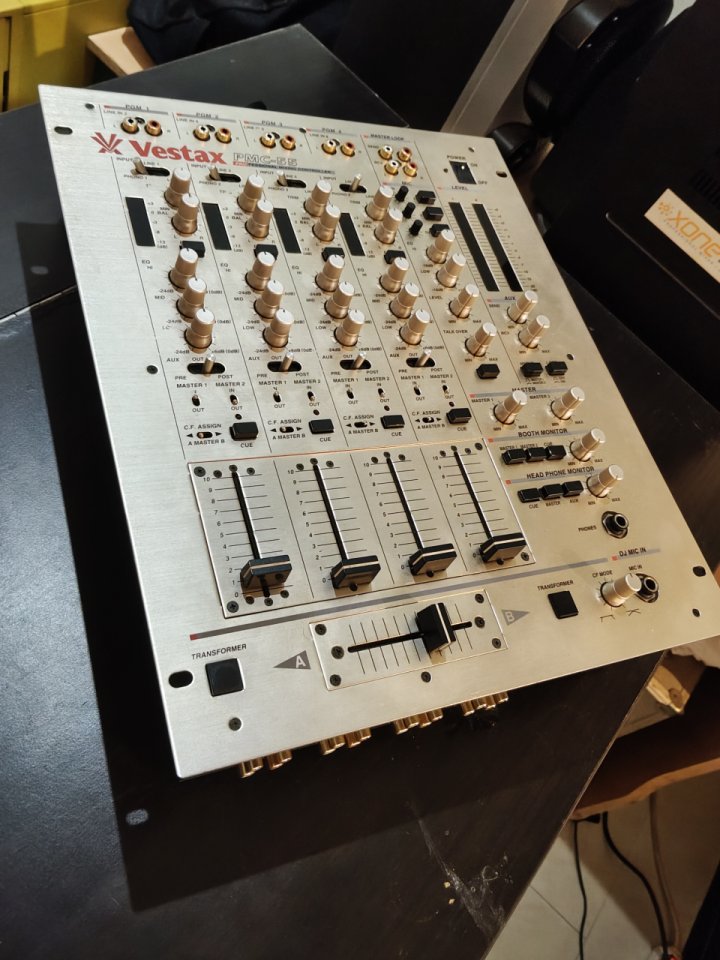 VESTAX PMC 55 de segunda mano · Foto 3 de 5 · Barcelona · 600 €