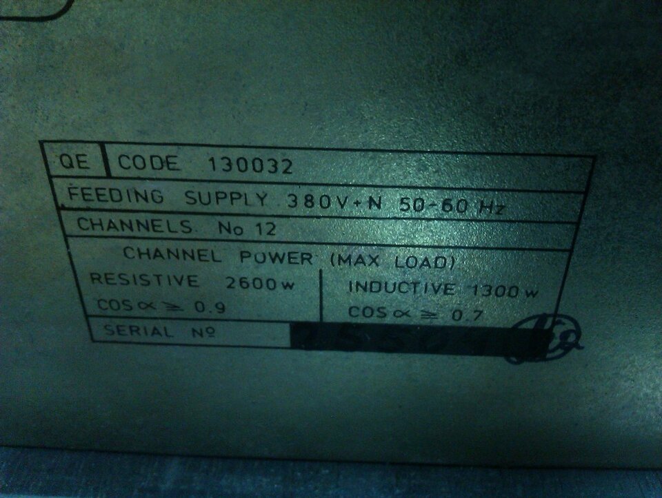 Dimmer de 12 canales. 12A /canal (2.600W). Queda uno