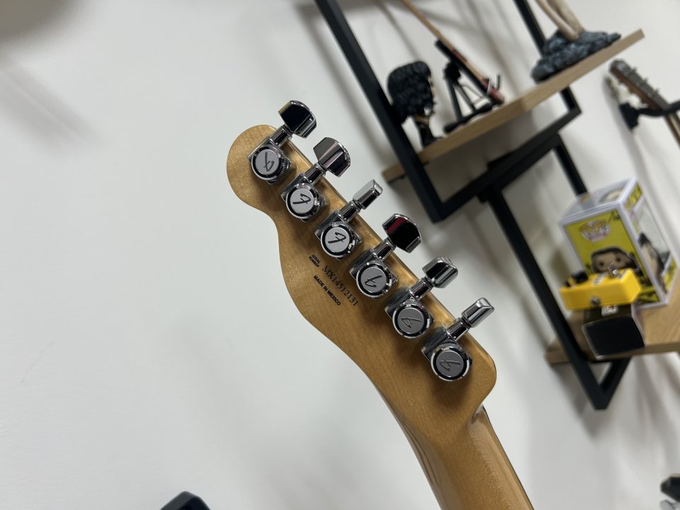 Fender mex cabronita con tv jones