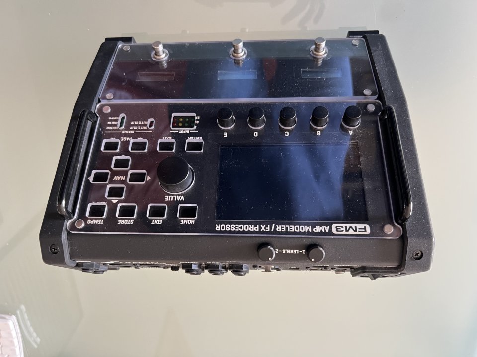 FRACTAL FM3 con salida de auriculares de segunda mano · Foto 2 de 7 · Valencia · 780 €