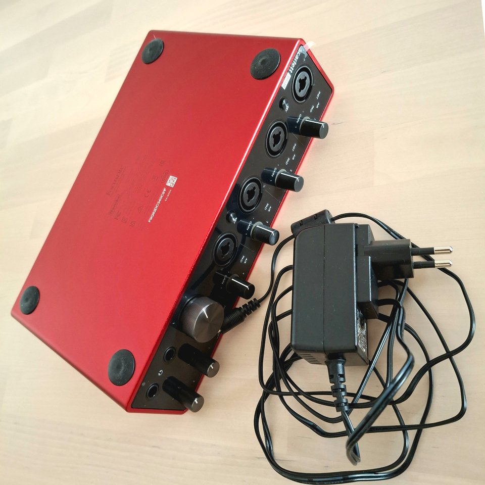 Focusrite Scarlett 18i8 3ª generación de segunda mano · Foto 2 de 4 · Madrid · 225 €