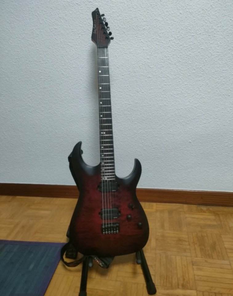 Harley Benton Amarok Barítona de segunda mano · Foto 1 de 6 · Valladolid · 400 €