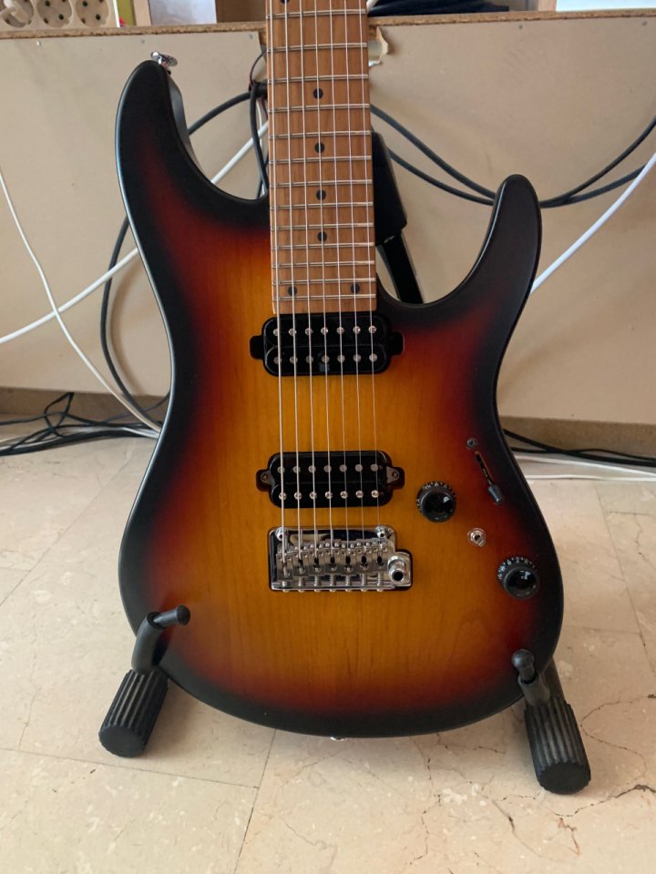 Ibanez AZ24027 TFF Prestige 7 Cuerdas