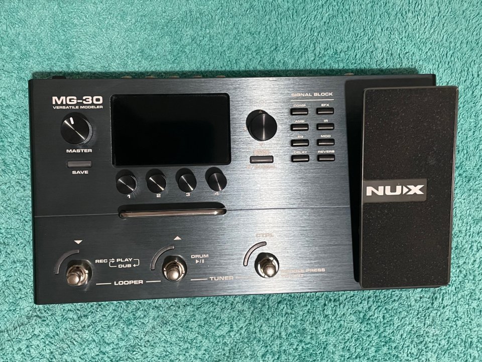 NUX MG30 – Pedalera multiefectos profesional