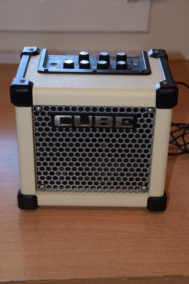 Roland Micro Cube GX Blanco