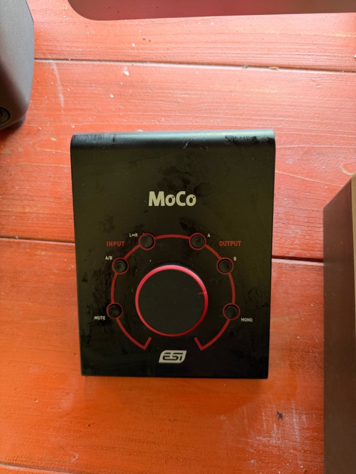 Apechusques varios (sintes, cajas ritmo, etc)