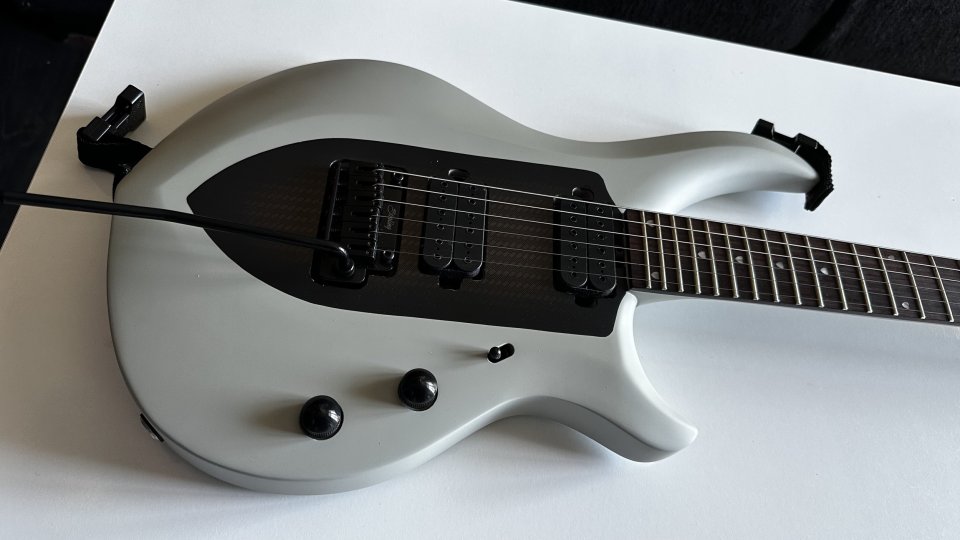 Guitarra Sterling Majesty MAJ100, Chalk Grey de segunda mano · Foto 4 de 10 · Burgos · 800 €