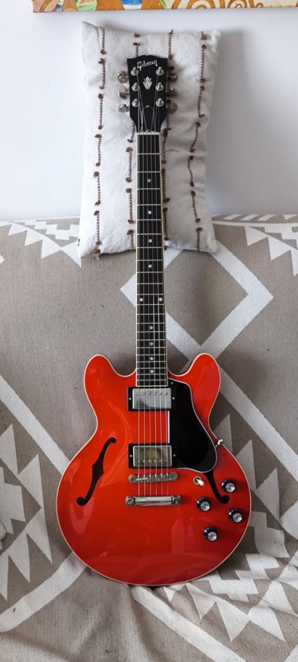 Gibson ES339 Cherry Red de segunda mano · Foto 3 de 5 · Cádiz · 2000 €