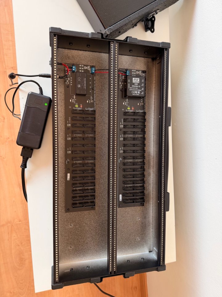 Erica Synths Eurorack Case 2x104HP (Black) + PSU