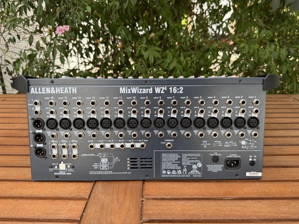 Allen & Heath WZ4 16:2 | Mesa Analógica Profesional | Estado Impecable