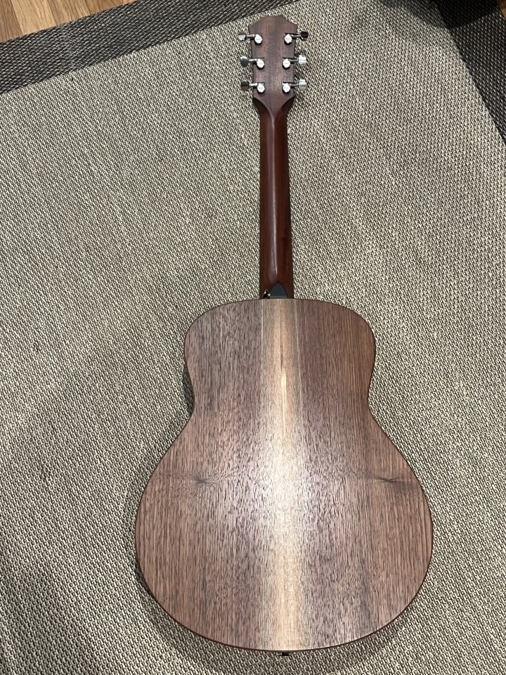 Guitarra electroacústica TAYLOR GTE Blacktop