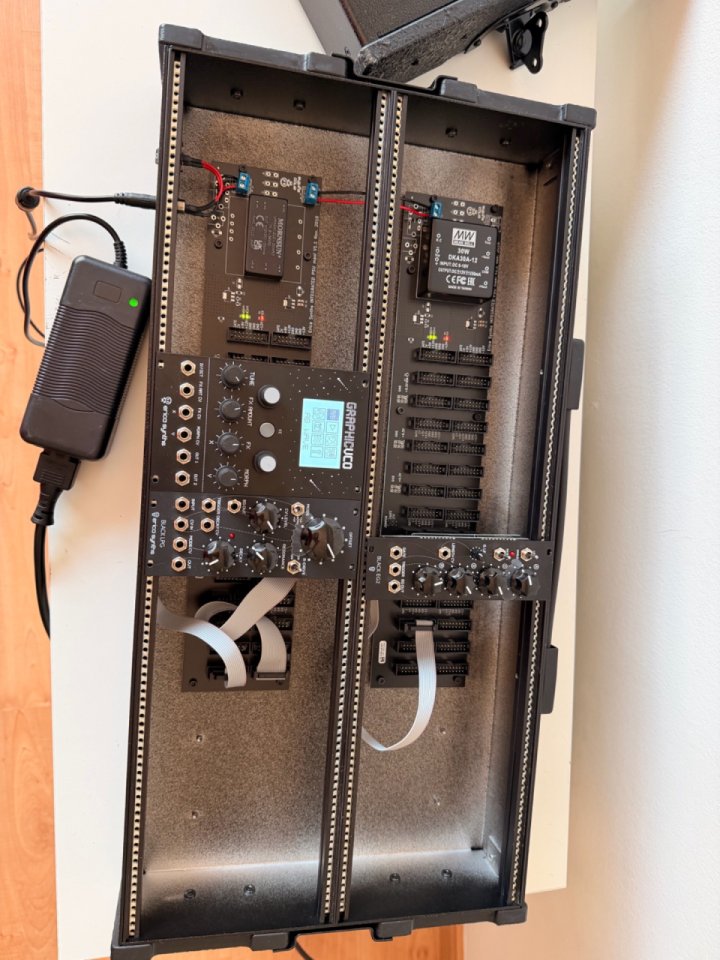 Erica Synths Eurorack Case 2x104HP (Black) + PSU