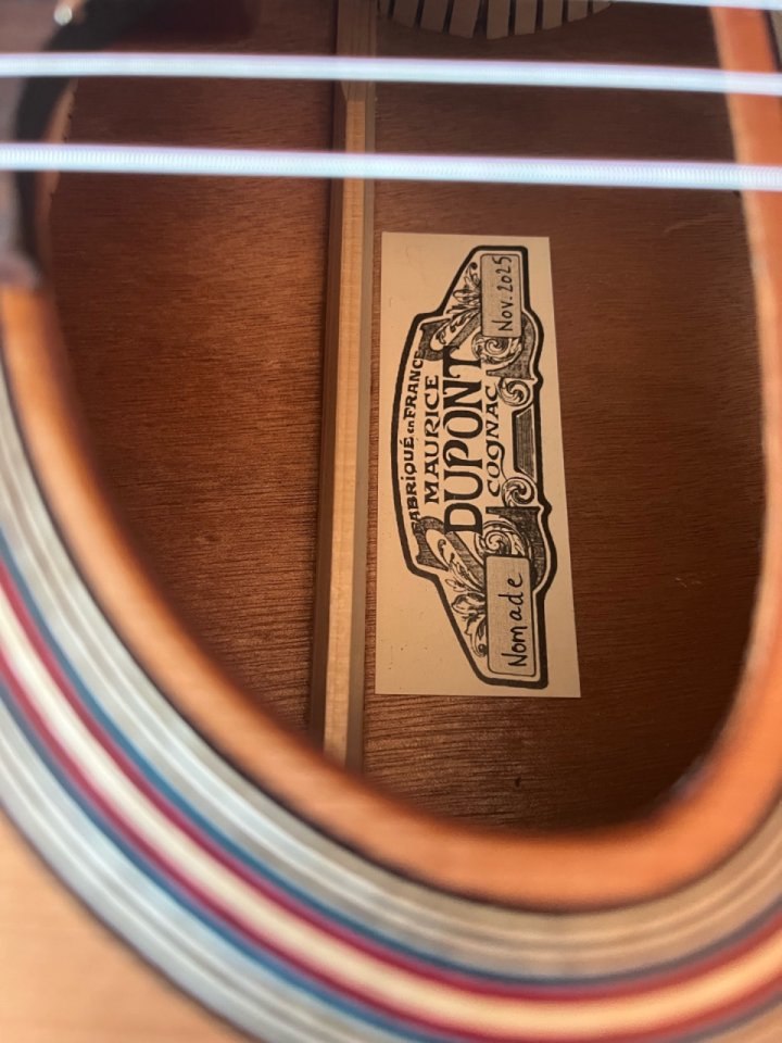 Guitarra Manouche Dupont Nomade Nylon de segunda mano · Foto 2 de 10 · A Coruña · 1150 €