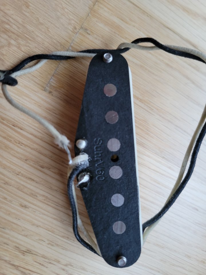 Pastilla Suhr v60 de segunda mano · Foto 1 de 7 · Lugo · 60 €