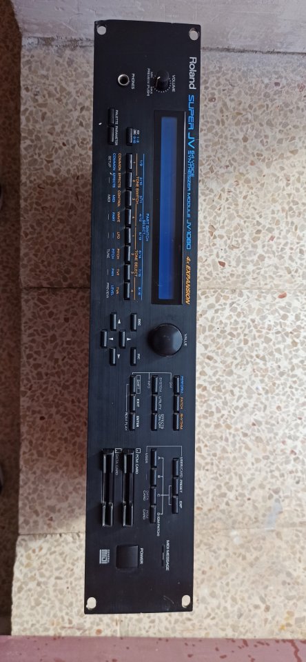 Estudio completo: sintes,racks,mesa digital-(Moog, DSI, Nord, Korg, Roland) de segunda mano · Foto 1 de 5 · La Rioja · 1 €