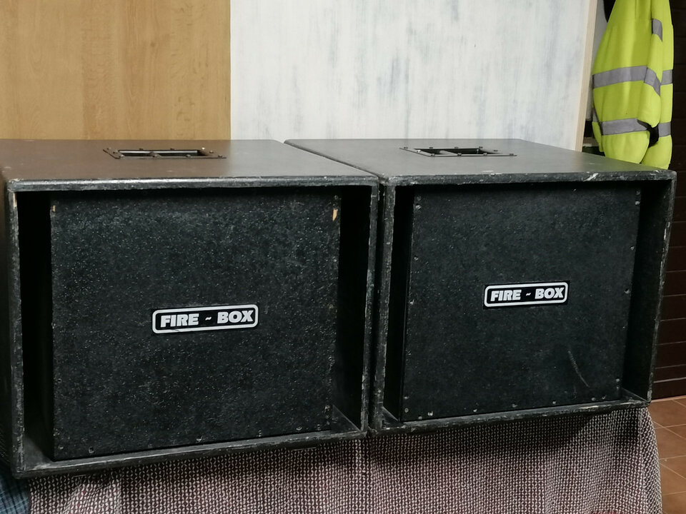 Pareja de subgraves 18" pasabanda