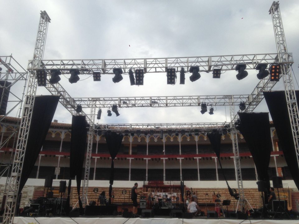 Estructura ground support de 52 x  52 , 4 TN