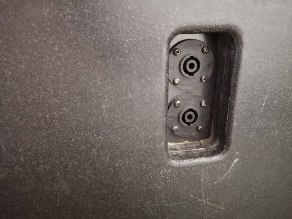 Pareja de subgraves 18" pasabanda