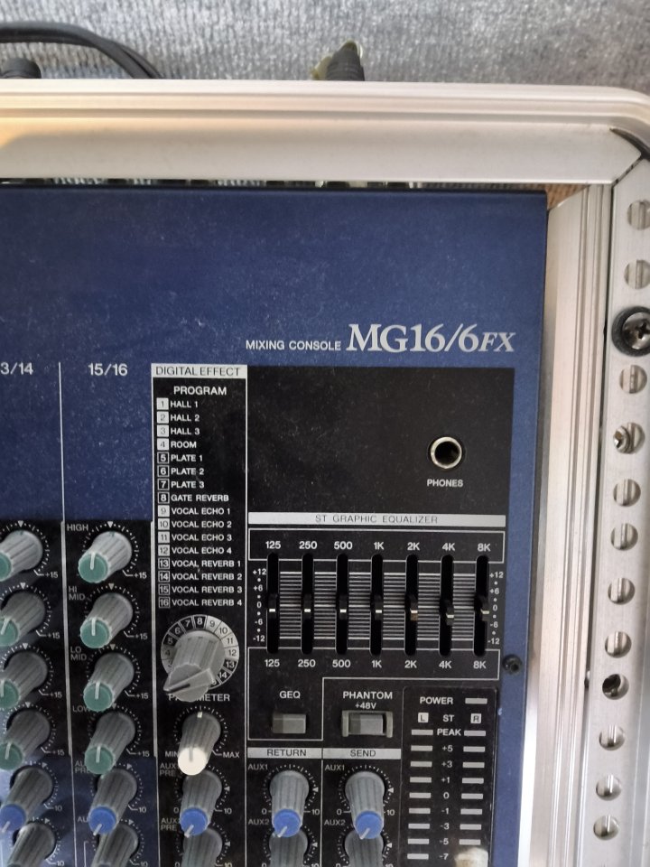 Yamaha mg16 6fx consola de mezcla analogica 16ncanales impecable.
