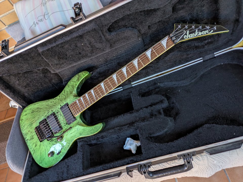 Jackson SLAT3-6 Soloist Archtop (Japón), EMG Glenn Tipton, estuche original