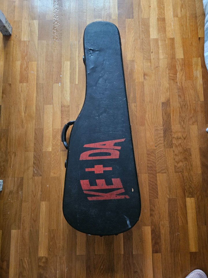 Guitarra eléctrica fender stratocaster