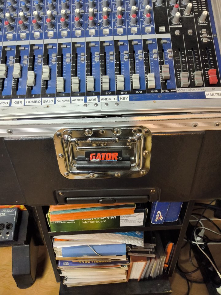 Yamaha mg16 6fx consola de mezcla analogica 16ncanales impecable.