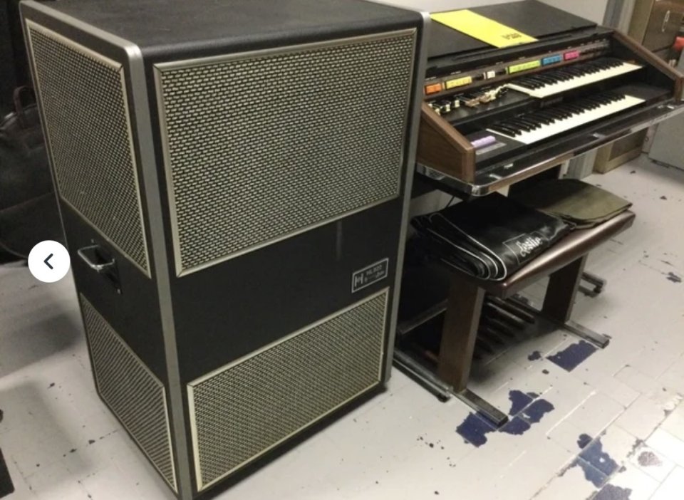 Hammond B200+Leslie 822 Cambio por Deluxe Reverb de segunda mano · Foto 5 de 5 · Barcelona · 2500 €