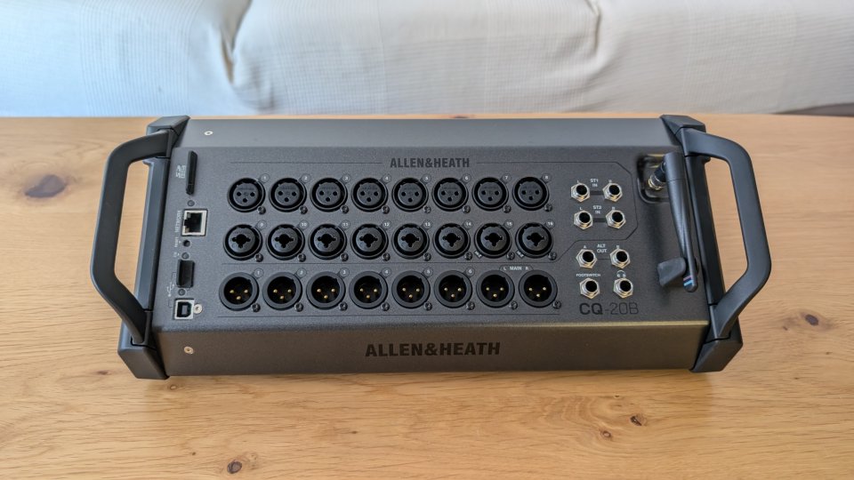 Mesa de mezclas digital Allen & Heath CQ20B de segunda mano · Foto 2 de 5 · Albacete · 790 €