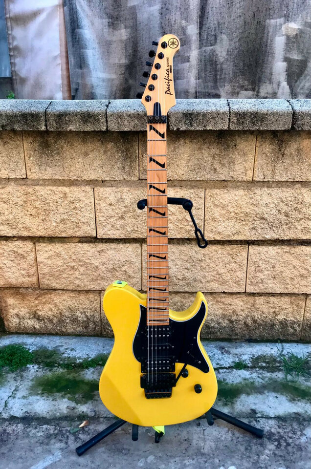 Yamaha Pacifica 1221