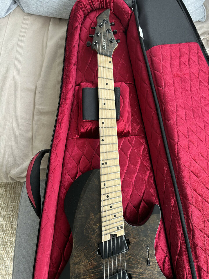 Abasi Larada Master Series Custom 6 USA – Charcoal Burst – 2019 – Multiescala rara – ¡ligera y brutal!