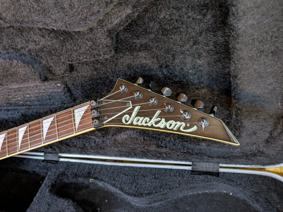 Jackson SLAT3-6 Soloist Archtop (Japón), EMG Glenn Tipton, estuche original