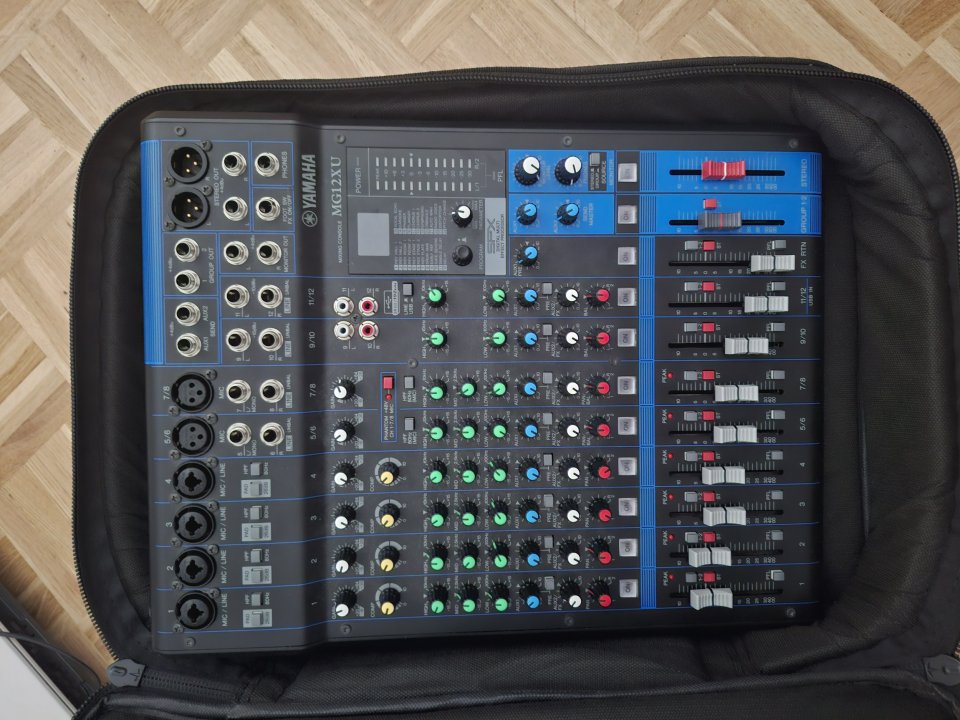 Mixer Yamaha MG12XU de segunda mano · Foto 5 de 6 · Gipuzkoa · 230 €