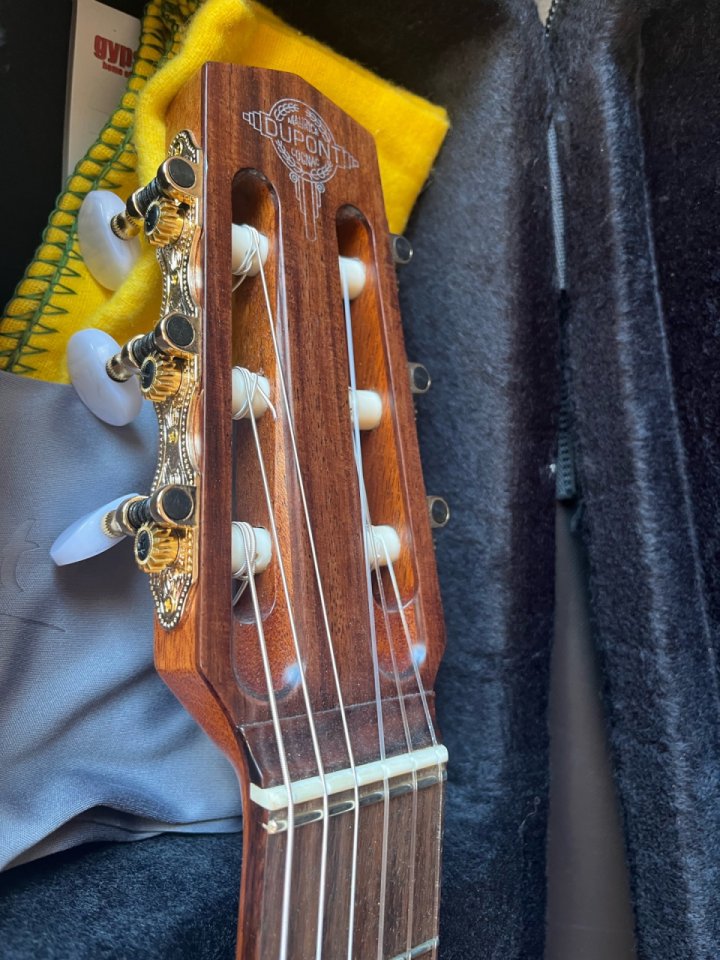 Guitarra Manouche Dupont Nomade Nylon de segunda mano · Foto 8 de 10 · A Coruña · 1150 €
