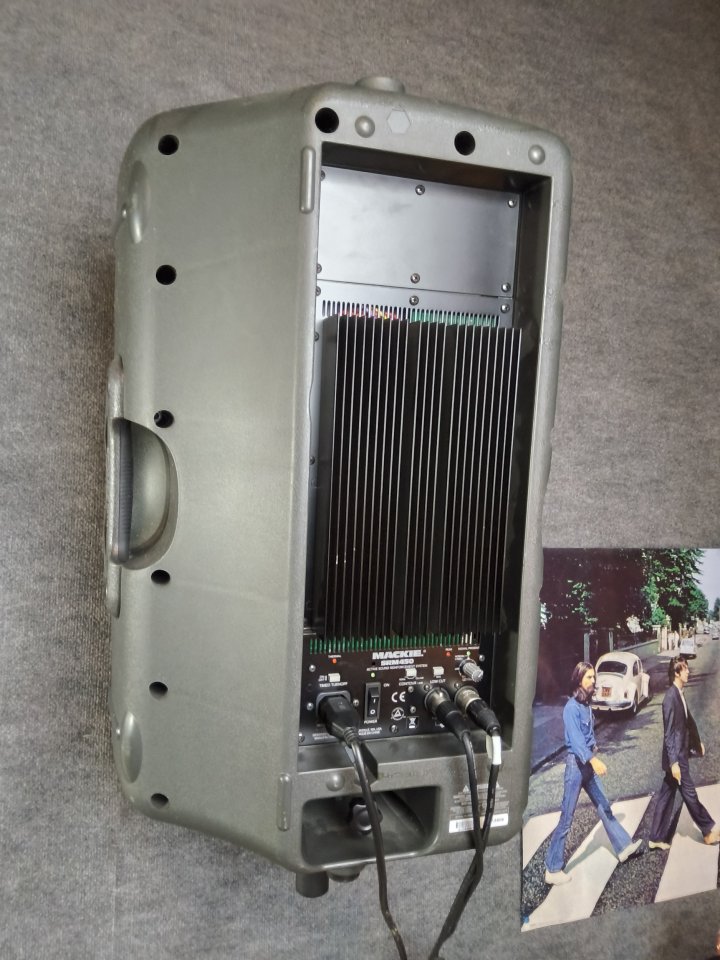 Altavoz mackie srm 450 v1