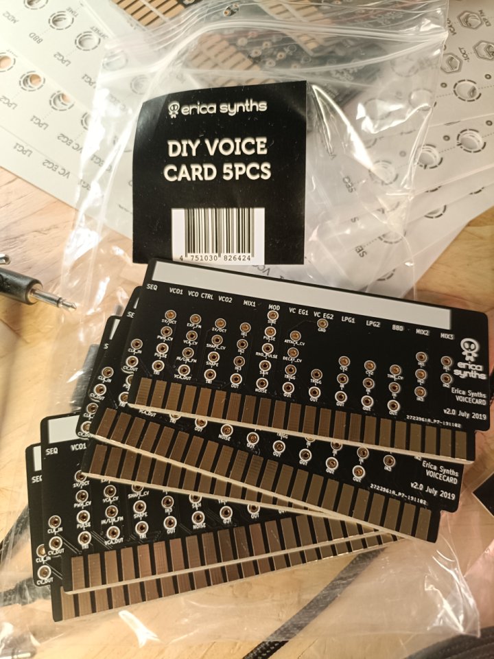 Erica Synths Pico System III desktop + extras