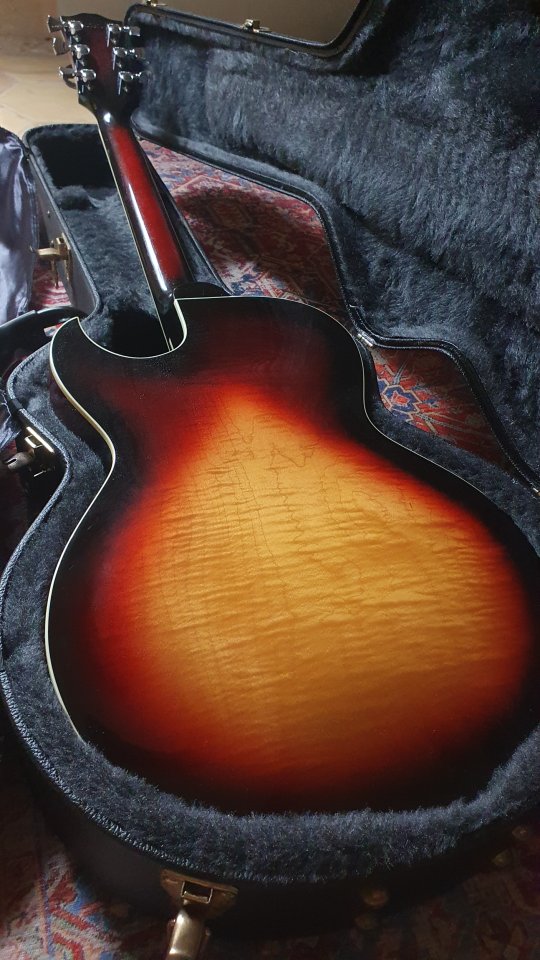Gibson ES-137 Custom IMPOLUTA de segunda mano · Foto 8 de 10 · Illes Balears · 3100 €
