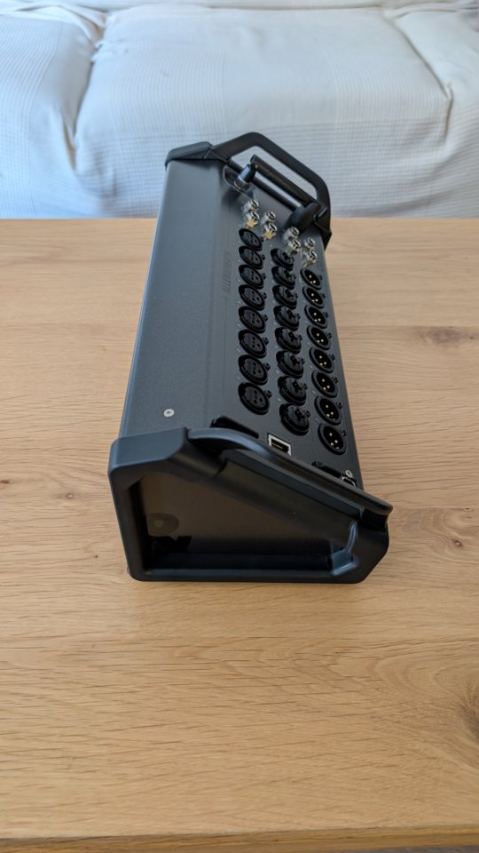 Mesa de mezclas digital Allen & Heath CQ20B de segunda mano · Foto 5 de 5 · Albacete · 790 €