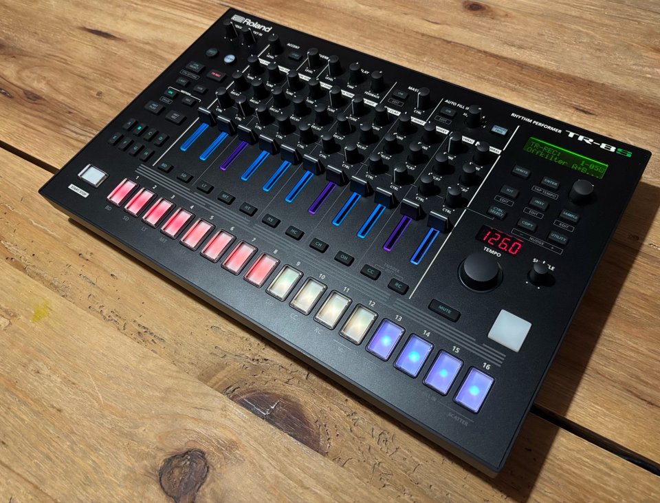 Roland TR 8S de segunda mano · Foto 3 de 7 · Barcelona · 650 €