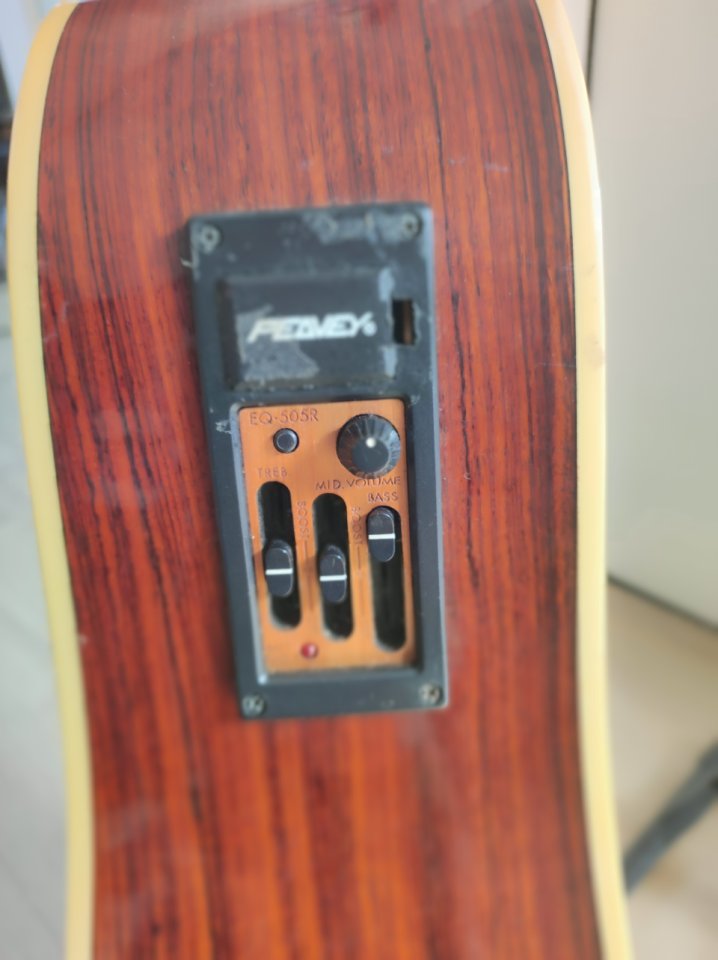 Guitarra Acústica Peavey Route 61