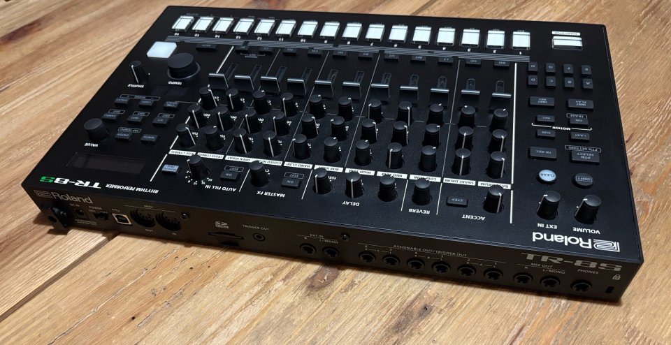 Roland TR 8S de segunda mano · Foto 4 de 7 · Barcelona · 650 €
