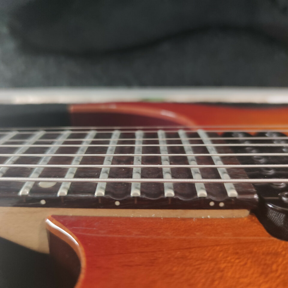 CAMBIO Brutal! Ibanez Japan RG2027 PIEZO + Bare Knuckle Aftermath( leer)