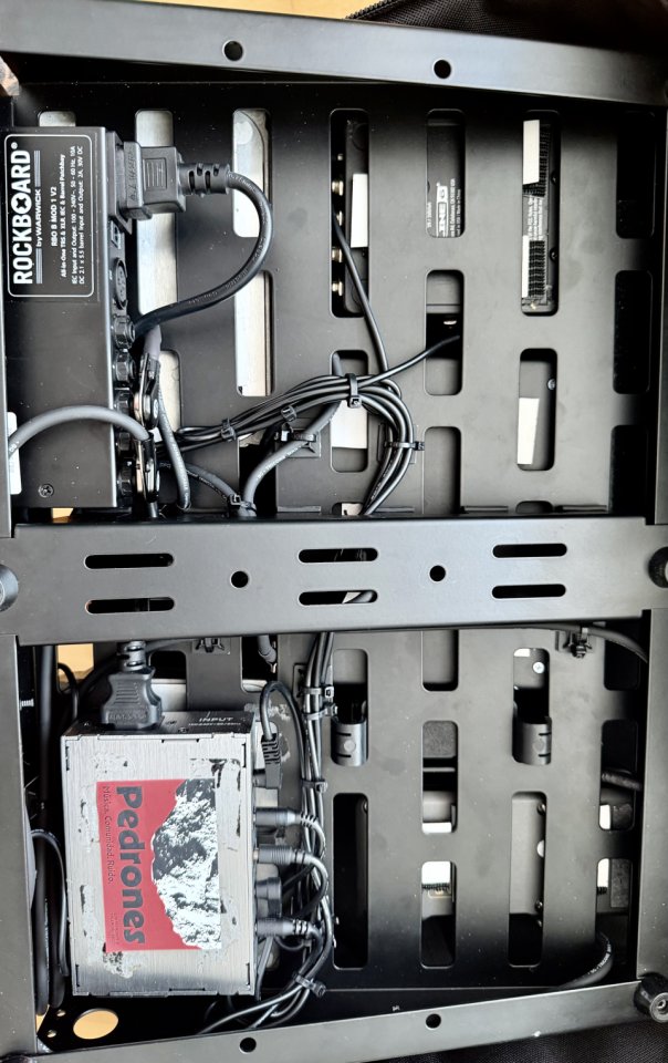 PEDALBOARD PROFESIONAL COMPLETO – Warwick Rockboard 4.1 de segunda mano · Foto 5 de 5 · Alicante · 1245 €